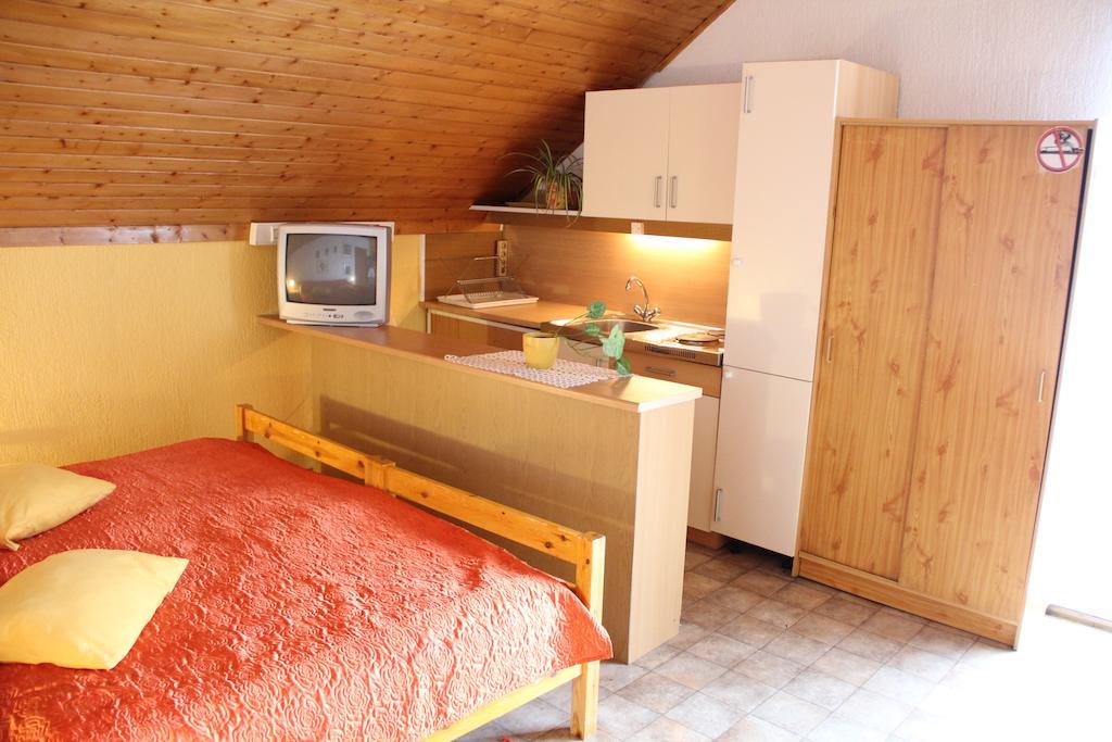 Mekina Guesthouse Марібор Номер фото